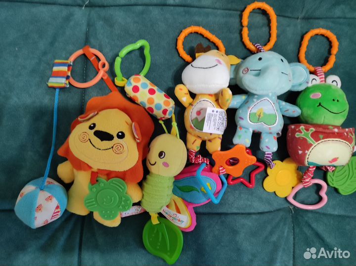 Подвесные игрушки на кроватку и коляску