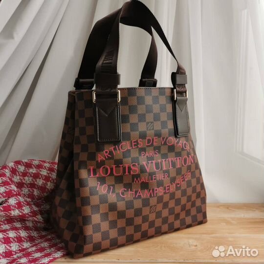 Сумка женская из новой коллекции Louis Vuitton