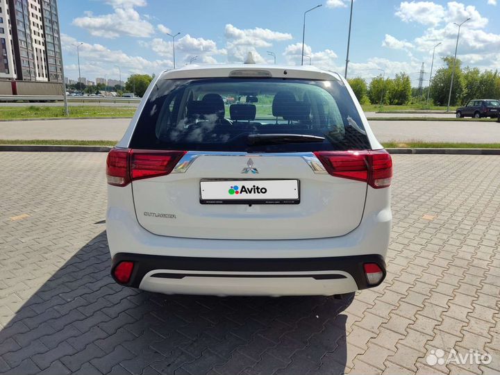 Mitsubishi Outlander 2.0 CVT, 2020, 4 500 км