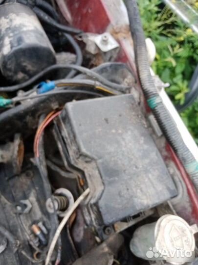 Блок предохранителей Mitsubishi Pajero 2 4D56 1994