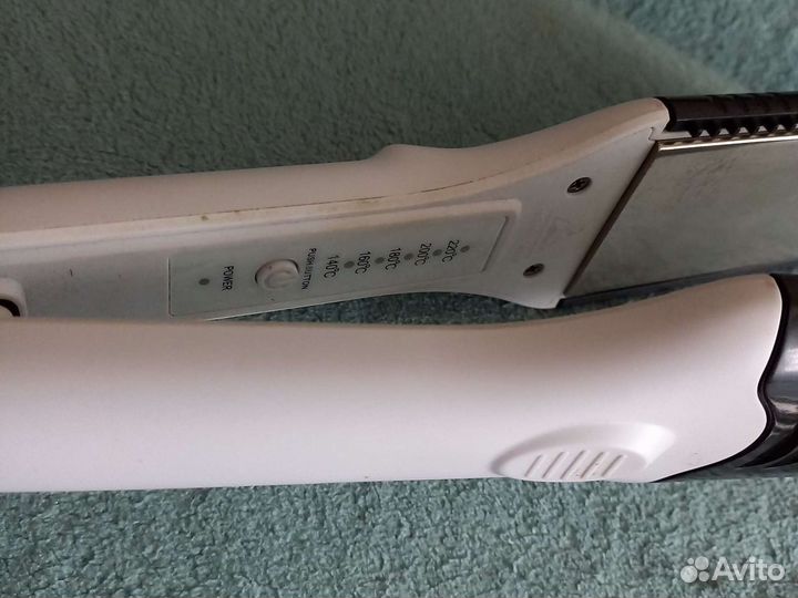 Утюжок-выпрямитель с насадками гофре