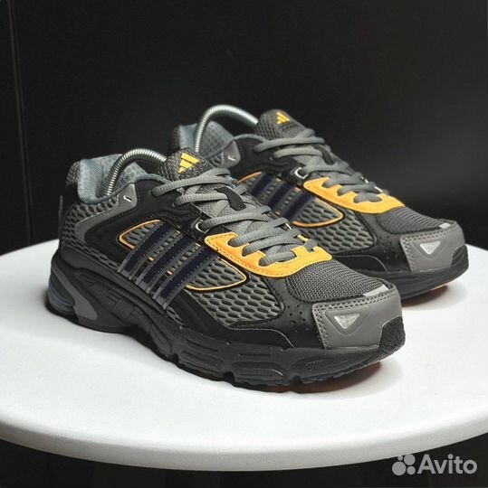 Кроссовки Adidas Response CL