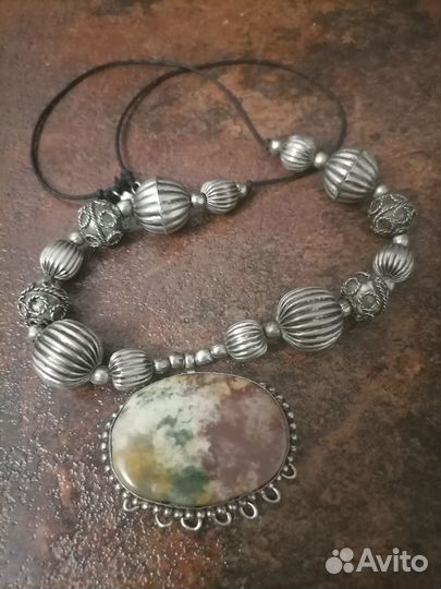 Бижутерия из натур. и искусств. камней от