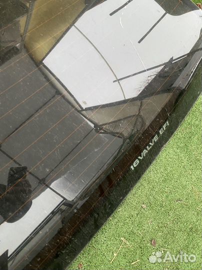 Стекло крышки багажника toyota