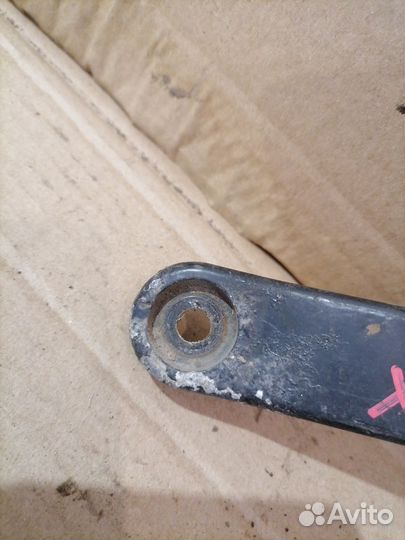 Поводок стеклоочистителя заднего Nissan X-Trail