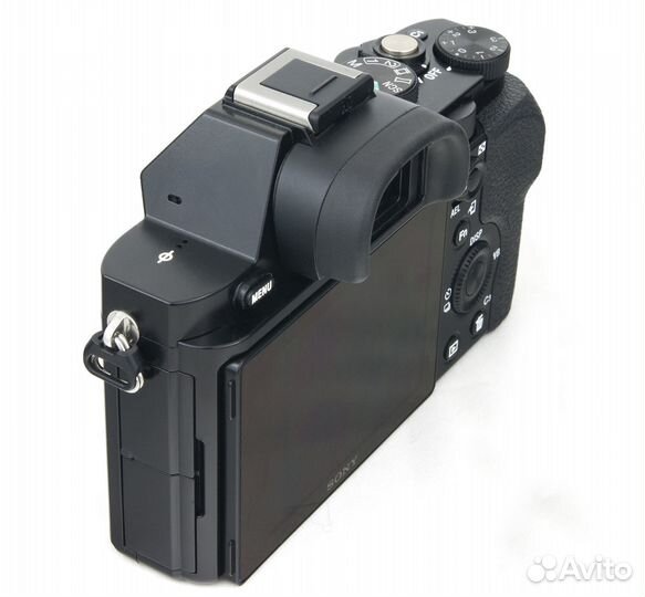 Sony Alpha a7 + 28-70mm f/3.5-5.6 OSS