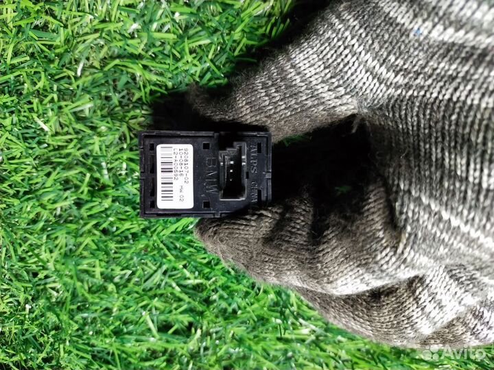 Кнопка стеклоподъемника BMW X5 (F15) III
