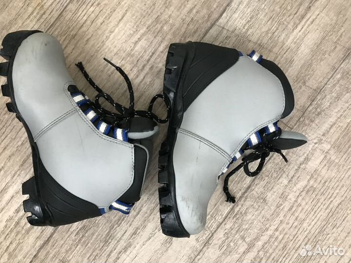 Ботинки лыжные детские размер 33 продам