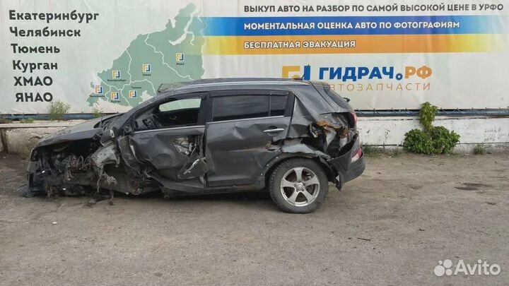 Накладка стекла заднего левого Kia Sportage (SL) 83210-3W010