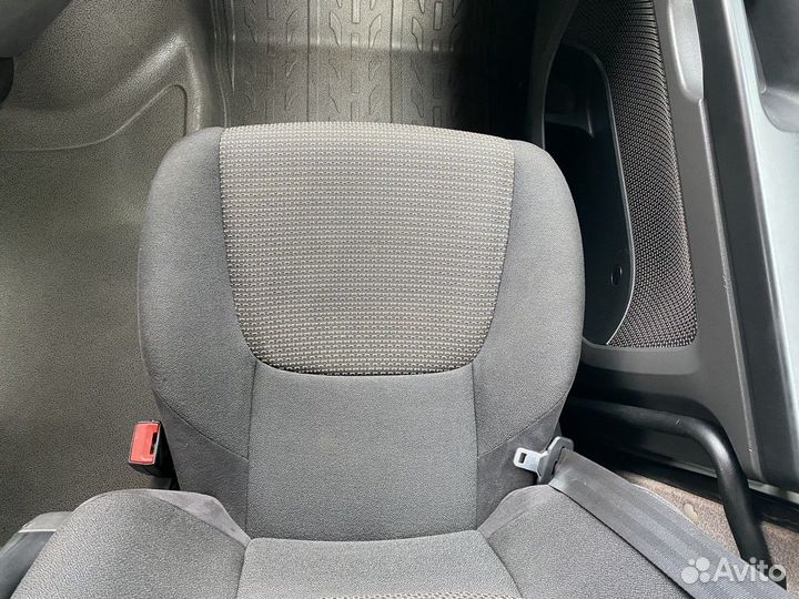 1844380 Сиденье пассажирское механическое