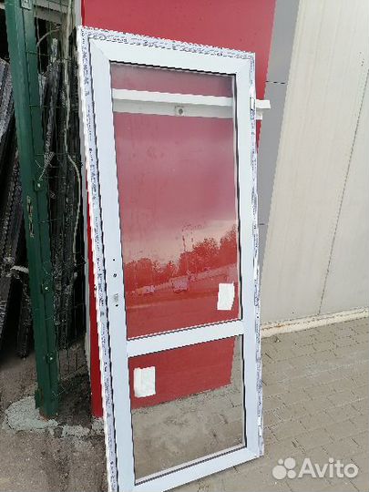 Дверь алюминиевая 802x2002