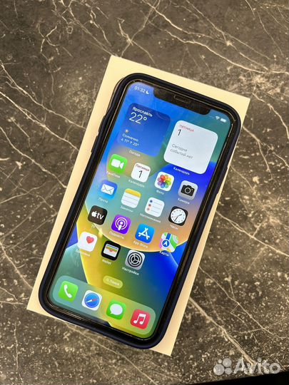Телефон iPhone 11