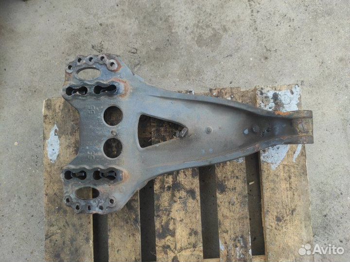 Кронштейн реактивной тяги Daf Xf 106