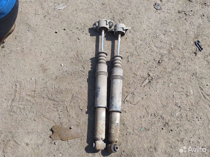 Задние стойки peugeot 307 хэтчбек 2006 год