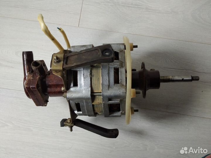 Электродвигатель от стиральной машины Чайка 3