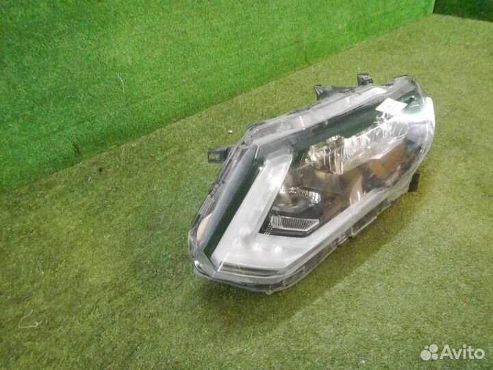 Фара левая Nissan X-Trail