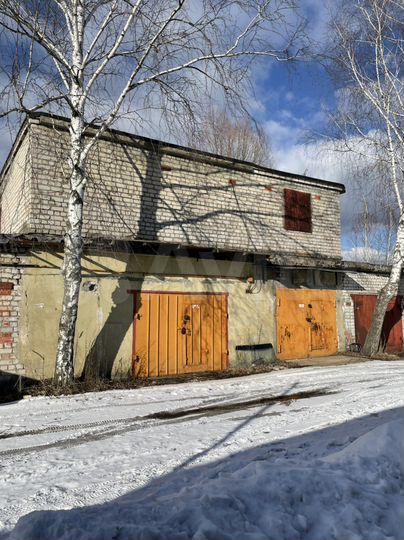 Гараж, > 30 м²
