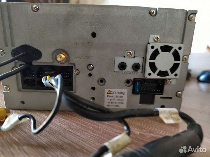 Головное устройство на Land Cruiser Prado 120