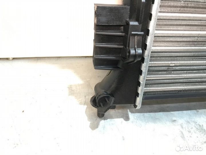 Радиатор охлождения Hyundai Solaris