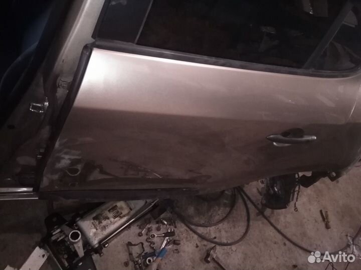 Renault megane 3 дверь левая задняя в сборе