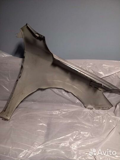 Крыло переднее левое
