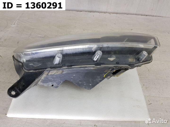 Фара правая Renault Logan