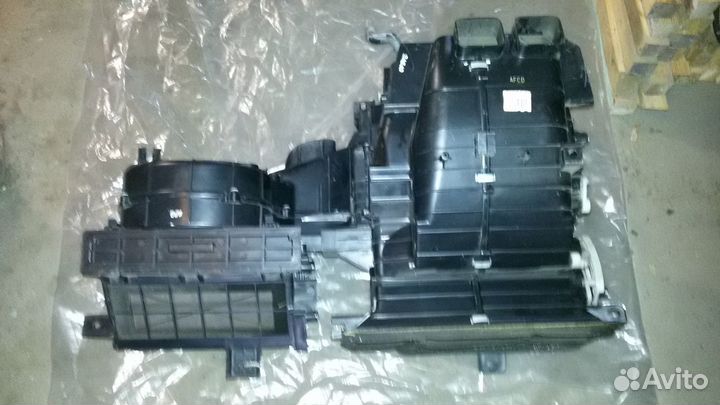 Хендай элантра XD корпус отопителя