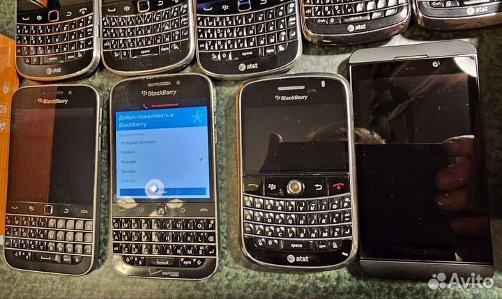 Смартфоны BlackBerry разные лот 14 шт