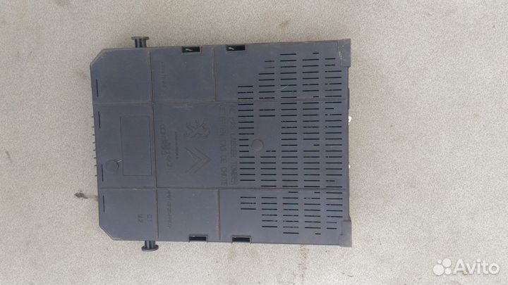 Блок предохранителей салонный для Peugeot 408