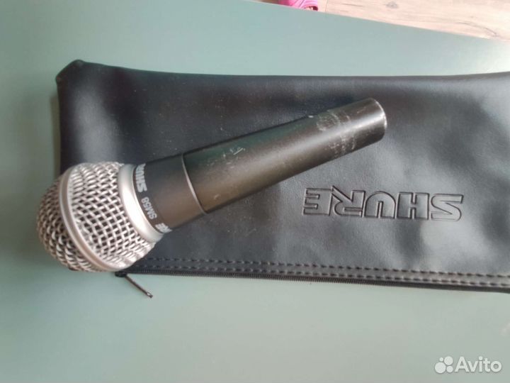 Профессиональный микрофон Shure SM58