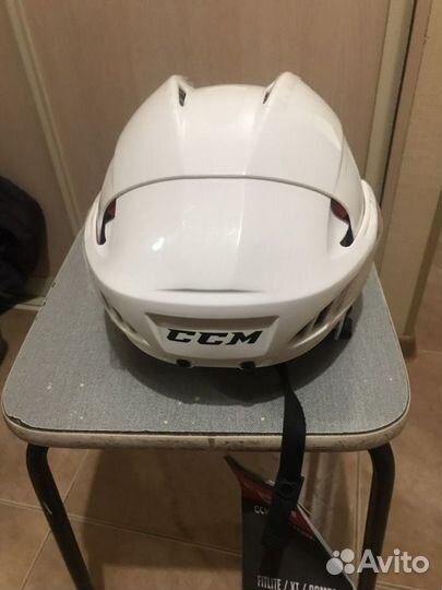 Хоккейный шлем