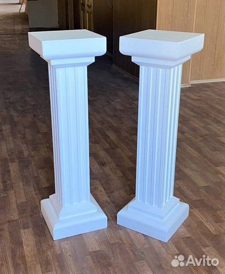 Книги, муляжи, фигуры, колонны декор