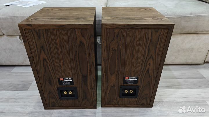 Акустика JBL 4305H WX (состояние новых)