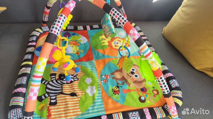 Развивающий игровой коврик