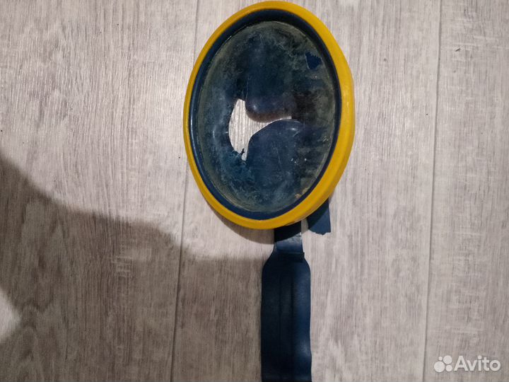 Маска с трубкой для подводного плавания