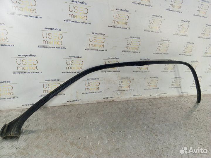 Уплотнитель кузова левый Fiat Albea 1.4 2010