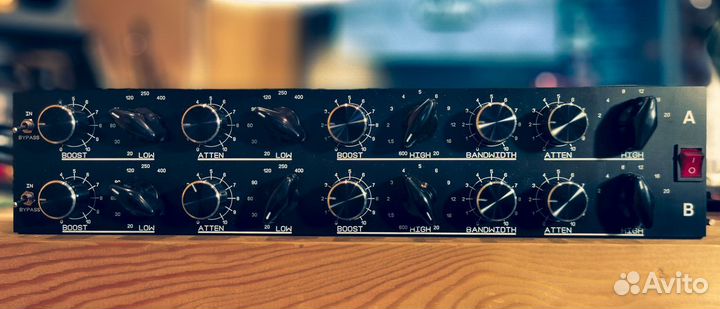 Ламповый эквалайзер Pultec с дискретным управление