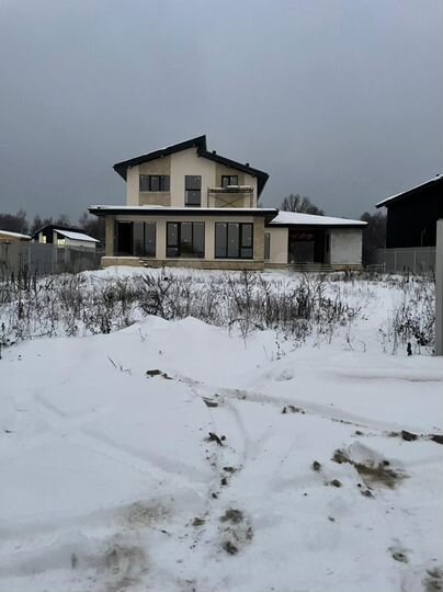 Коттедж 175 м² на участке 8 сот.