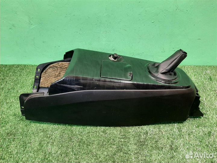 Консоль передняя часть Mitsubishi Lancer 9 2004