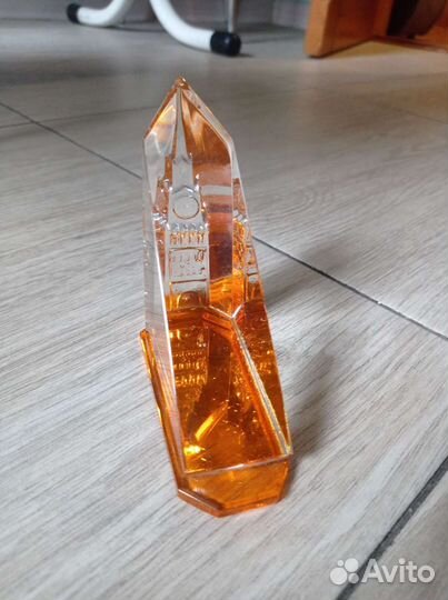 Настольный сувенир из стекла очень тяжелый