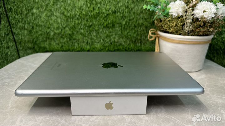 iPad 6 2018 32gb WIFi ростест в отличном состоянии
