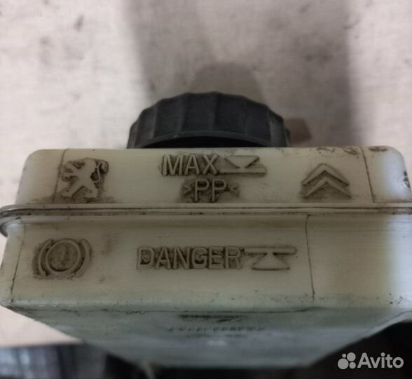 Бачок главного цилиндра сцепления Peugeot Partner