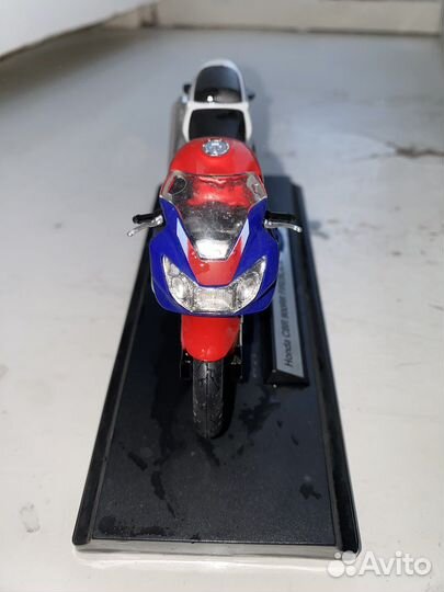 Модель Honda CBR 900RR