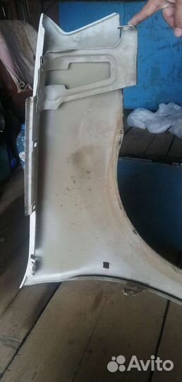 Крыло левое переднее Renault