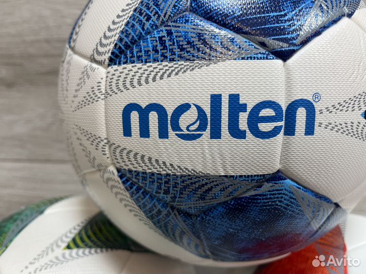 Футбольный мяч