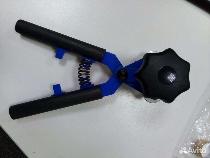 Укупорщик для алюминиевого колпачка сп-28-31 