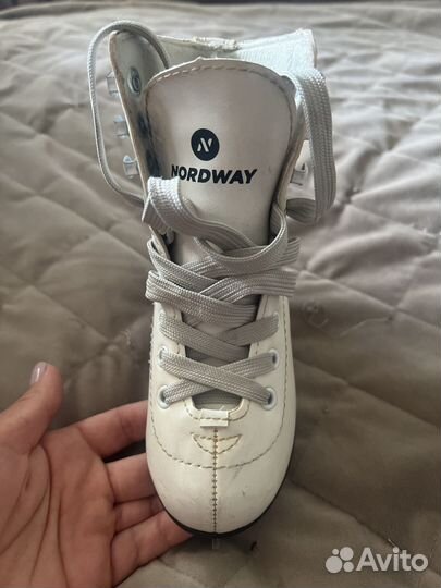 Фигурные коньки 28р