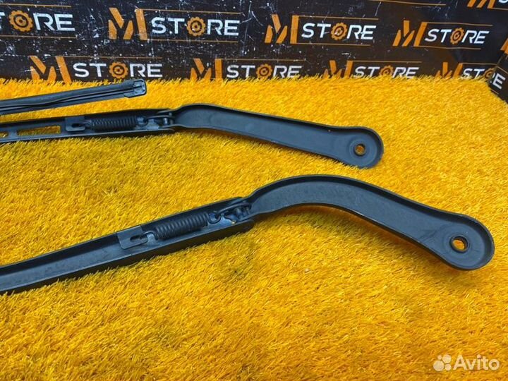 Поводок стеклоочистителя передний Bmw 3-Series E90