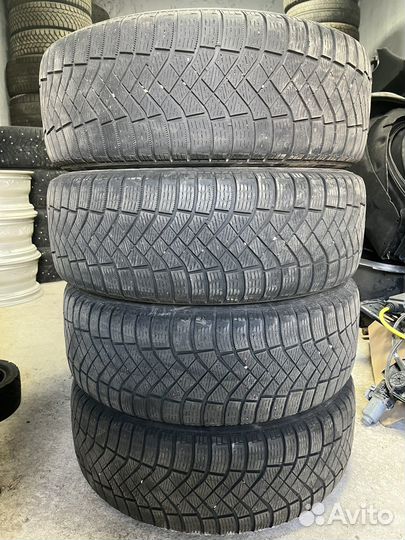 Pirelli Ice Zero 215/60 R17