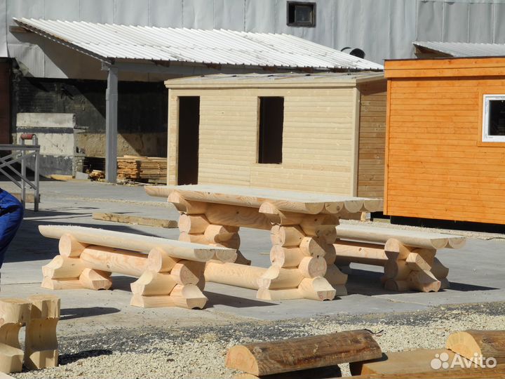 Сруб стола с лавками из бревна на дачу